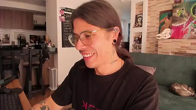 Snapshot of shamelesss_ chatting on 6, 10, 2025 shamelesss online show from 6, 10, 2025