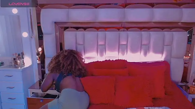 Aliana Ross online show from 19, 11, 2025