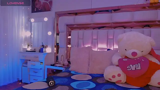 Aliana Ross online show from 14, 11, 2025