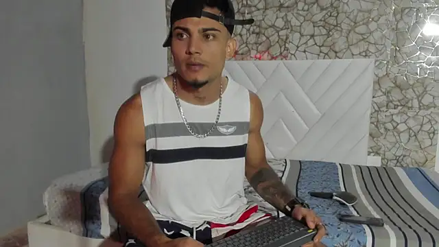 Snapshot of Aaron_butler chatting on 2, 3, 2026 Aaron butler online show from 2, 3, 2026