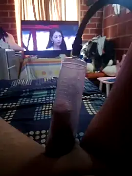 parejanuevahoff online show from 5, 10, 2025