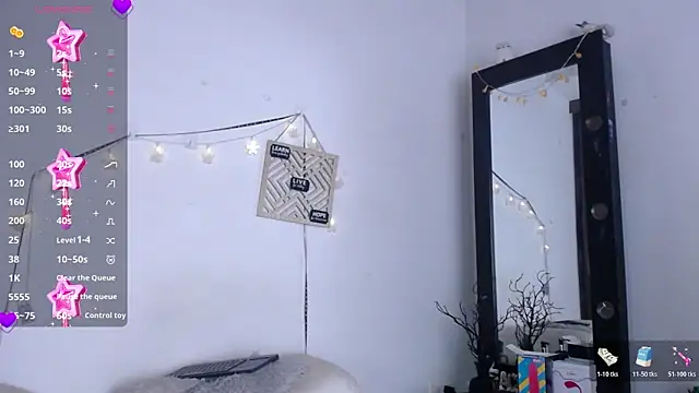 Yorkeidys1 online show from 4, 12, 2025