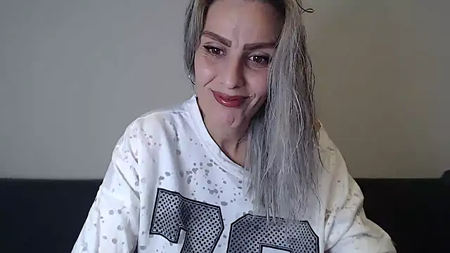 Snapshot of AshlineKatte chatting on 7, 11, 2025 AshlineKatte online show from 7, 11, 2025