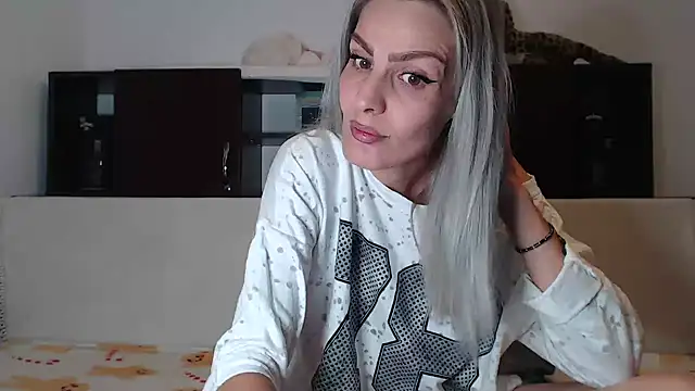 Snapshot of AshlineKatte chatting on 22, 10, 2025 AshlineKatte online show from 22, 10, 2025