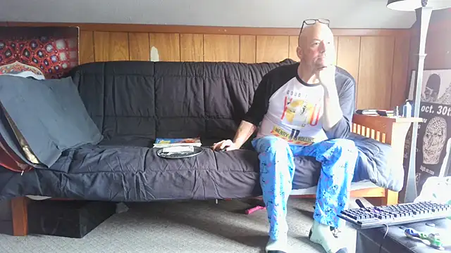 Snapshot of fractal74 chatting on 19, 1, 2025 fractal74 online show from 19, 1, 2025