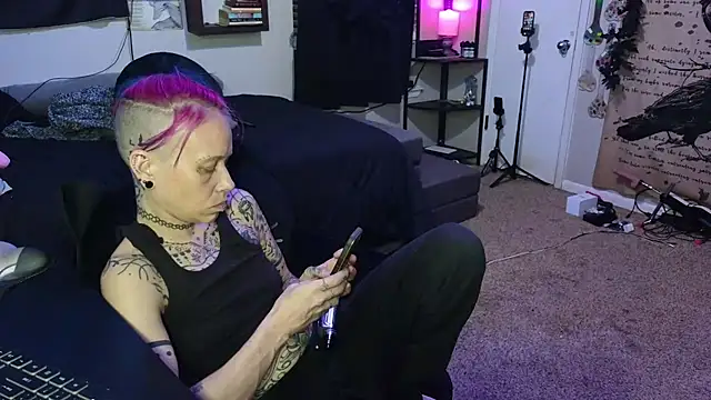 Snapshot of trashbrat chatting on 8, 1, 2026 trashbrat online show from 8, 1, 2026