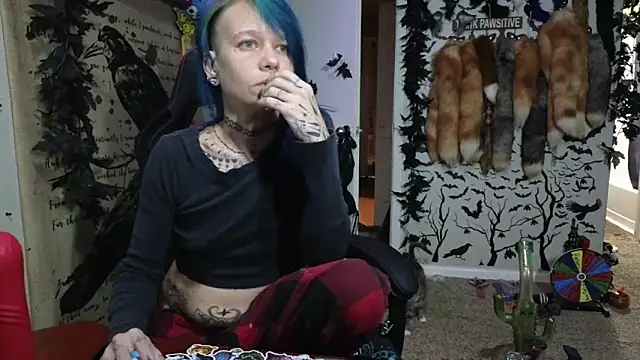 Snapshot of trashbrat chatting on 13, 11, 2025 trashbrat online show from 13, 11, 2025