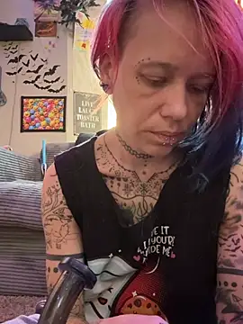 Snapshot of trashbrat chatting on 24, 6, 2026 trashbrat online show from 24, 6, 2026