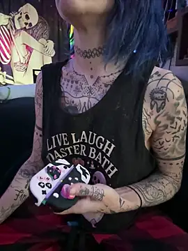 Snapshot of trashbrat chatting on 17, 6, 2026 trashbrat online show from 17, 6, 2026