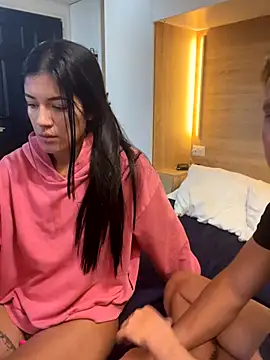 Siempre-locos69 online show from 15, 12, 2025