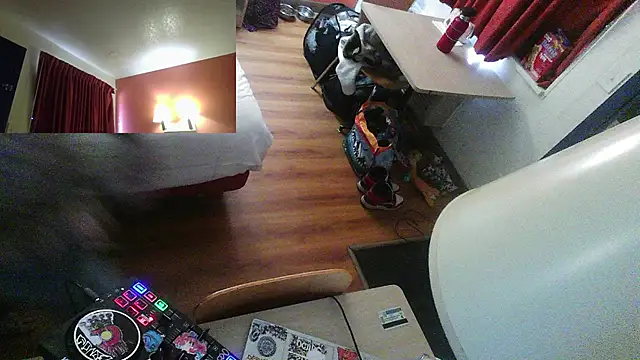 Snapshot of justthetip4209 chatting on 4, 3, 2025 justthetip4209 online show from 4, 3, 2025