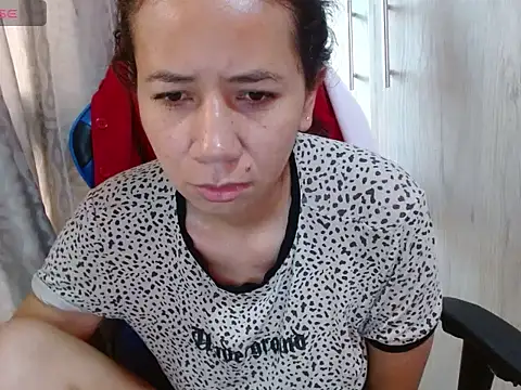 Danielagomez33 online show from 15, 4, 2026