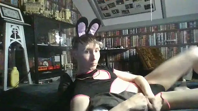Slytherin-Boy009 online show from 10, 1, 2025