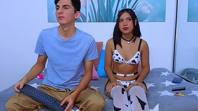 Snapshot of Ana_and_Leo chatting on 8, 10, 2025 Ana and Leo online show from 8, 10, 2025