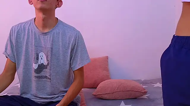 Snapshot of Ana_and_Leo chatting on 10, 2, 2025 Ana and Leo online show from 10, 2, 2025