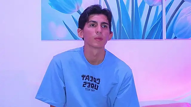 Snapshot of Ana_and_Leo chatting on 4, 12, 2025 Ana and Leo online show from 4, 12, 2025