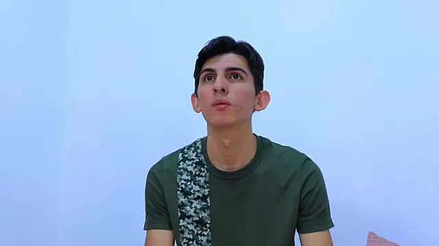 Snapshot of Ana_and_Leo chatting on 11, 2, 2025 Ana and Leo online show from 11, 2, 2025