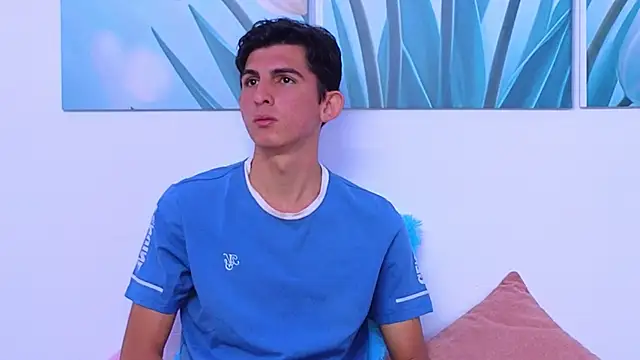 Snapshot of Ana_and_Leo chatting on 27, 10, 2025 Ana and Leo online show from 27, 10, 2025