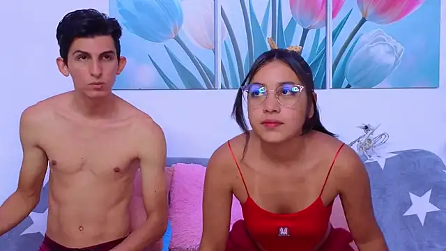 Snapshot of Ana_and_Leo chatting on 21, 10, 2025 Ana and Leo online show from 21, 10, 2025