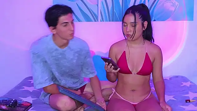 Snapshot of Ana_and_Leo chatting on 27, 11, 2025 Ana and Leo online show from 27, 11, 2025