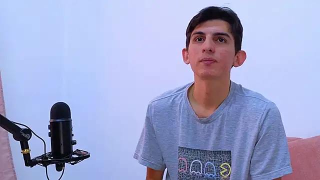 Snapshot of Ana_and_Leo chatting on 17, 2, 2025 Ana and Leo online show from 17, 2, 2025