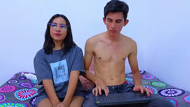 Snapshot of Ana_and_Leo chatting on 24, 2, 2025 Ana and Leo online show from 24, 2, 2025