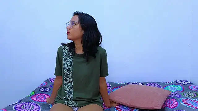 Snapshot of Ana_and_Leo chatting on 5, 2, 2025 Ana and Leo online show from 5, 2, 2025