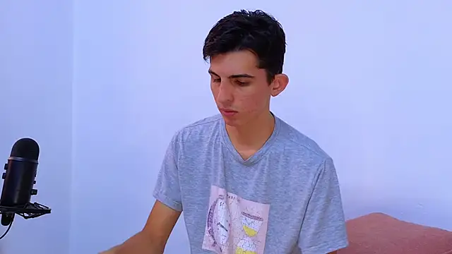 Snapshot of Ana_and_Leo chatting on 6, 2, 2025 Ana and Leo online show from 6, 2, 2025