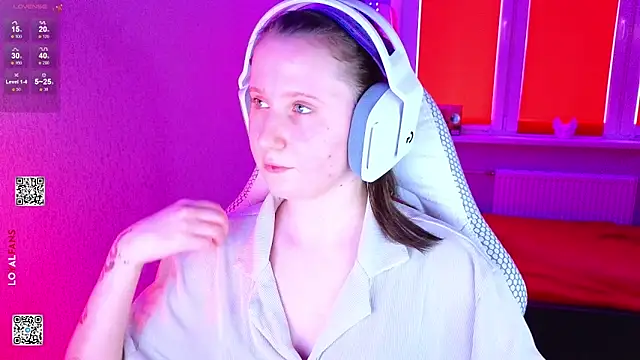 Snapshot of mon_lola chatting on 4, 3, 2026 mon lola online show from 4, 3, 2026