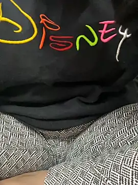 Snapshot of Red-Magic-25 chatting on 16, 11, 2025 Red-Magic-25 online show from 16, 11, 2025