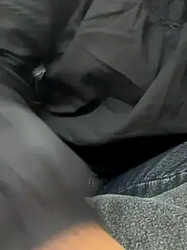 Snapshot of Red-Magic-25 chatting on 6, 11, 2025 Red-Magic-25 online show from 6, 11, 2025