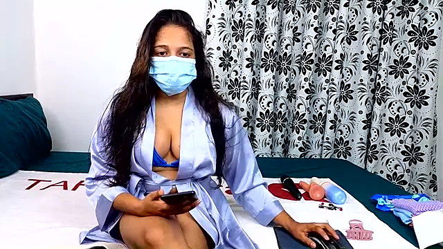 Tatoo girl online show from 6, 7, 2026