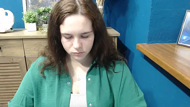 mini girly online show from 5, 11, 2025