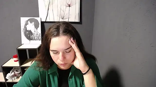 mini girly online show from 9, 9, 2025