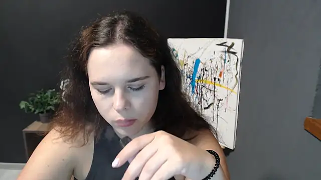 mini girly online show from 25, 9, 2025