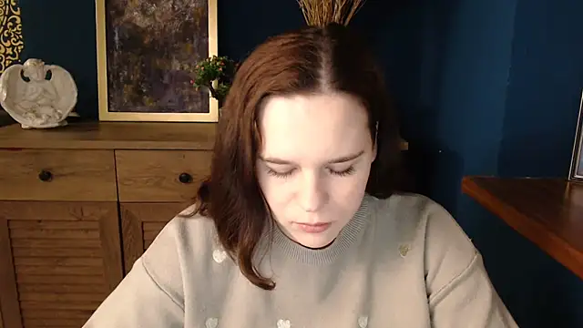 mini girly online show from 18, 12, 2025