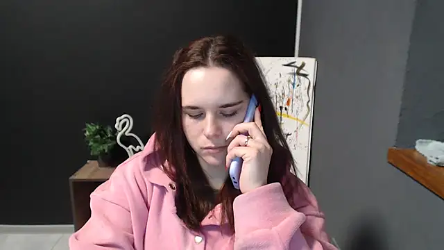 mini girly online show from 18, 2, 2025