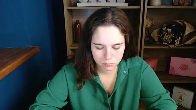 mini girly online show from 3, 10, 2025