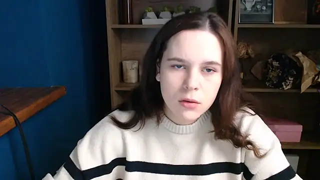 mini girly online show from 17, 12, 2025