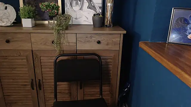 mini girly online show from 15, 9, 2025