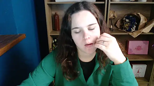 mini girly online show from 15, 10, 2025