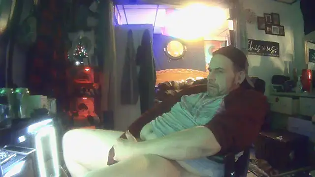 Snapshot of MacGayver1977 chatting on 3, 3, 2025 MacGayver1977 online show from 3, 3, 2025