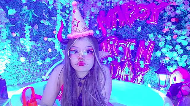 LaytonBox online show from 24, 11, 2025