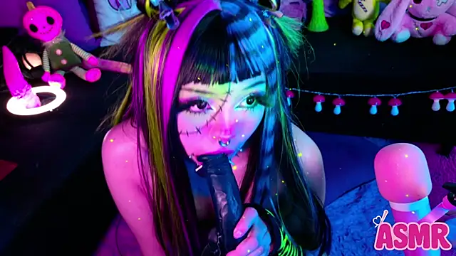 LaytonBox online show from 28, 10, 2025