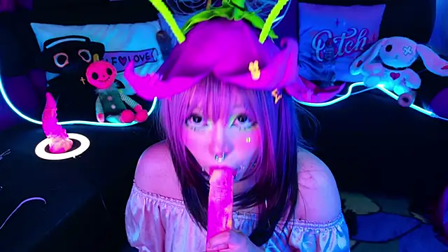 LaytonBox online show from 3, 10, 2025