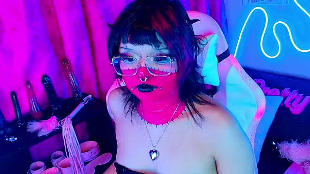 LaytonBox online show from 28, 2, 2025