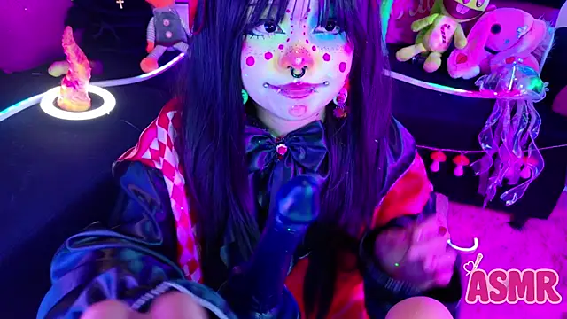 LaytonBox online show from 31, 10, 2025