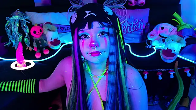 LaytonBox online show from 7, 10, 2025