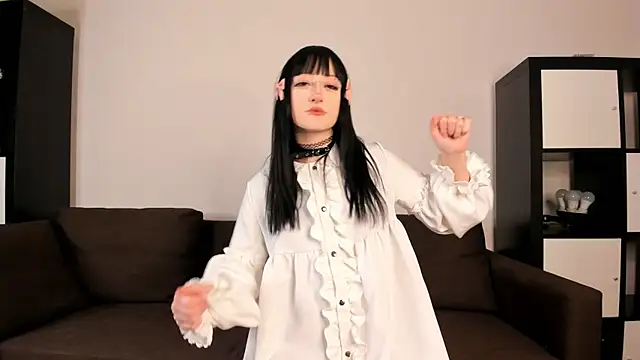 LorettaAngwin online show from 18, 1, 2025