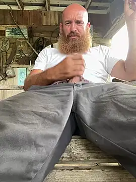 Snapshot of 32XRedBeard chatting on 16, 7, 2026 32XRedBeard online show from 16, 7, 2026